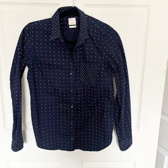 GAP Tops - Gap The Fitted Boyfriend Navy  Button Down Polka Dotted Shirt Size Extra Small